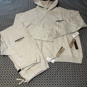 NWT Fear of God Essentials Set Hoodie & Sweatpant Light Oatmeal Size Medium
